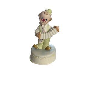 Vintage Artmark rotating accordion playing clown figurine